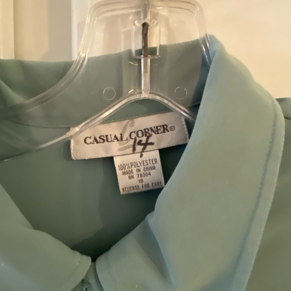 Casual Corner size 10 women’s blouse - Picture 2 of 3